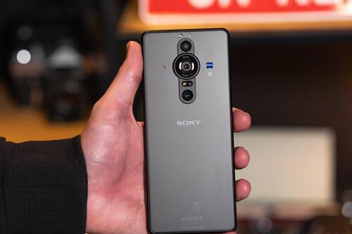 Smartphone cao cấp của Sony rớt giá gần 10 triệu đồng