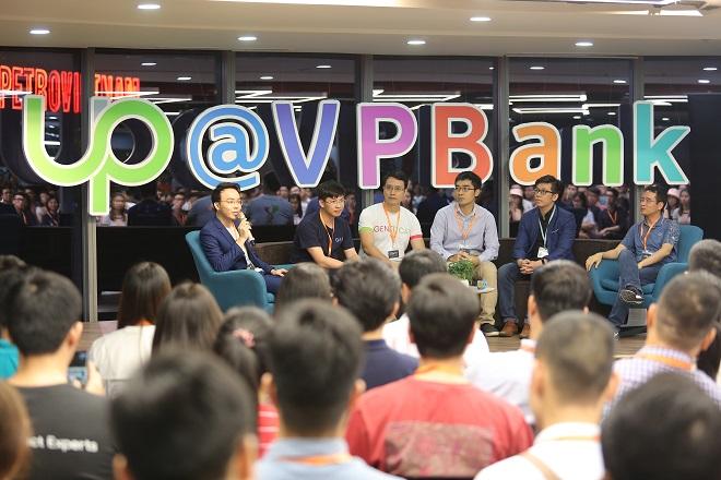 Các diễn giả tại phiên thảo luận trong sự kiện đều khẳng định Việt Nam có nhiều tiềm năng phát triển AI dựa trên nhiều điều kiện khách quan và chủ quan, trong đó là lượng dữ liệu lớn đến từ xã hội chưa được tổ chức và sắp xếp. 